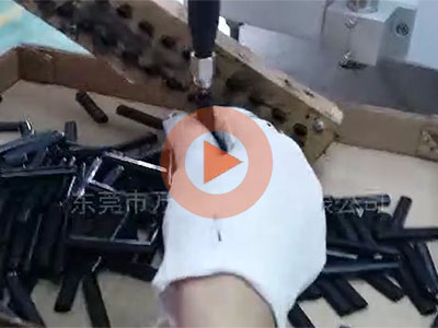 半自動灌膠機(jī)案例視頻:定量注膠