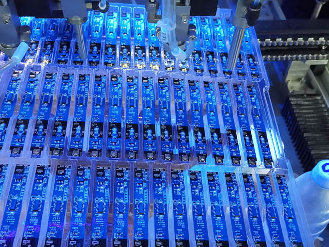 UV三防膠的特性及使用注意事項