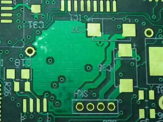 PCB板不涂覆三防漆會(huì)產(chǎn)生怎樣的后果？