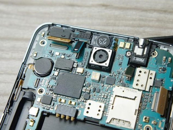 手機(jī)等電子元件的點(diǎn)膠工藝